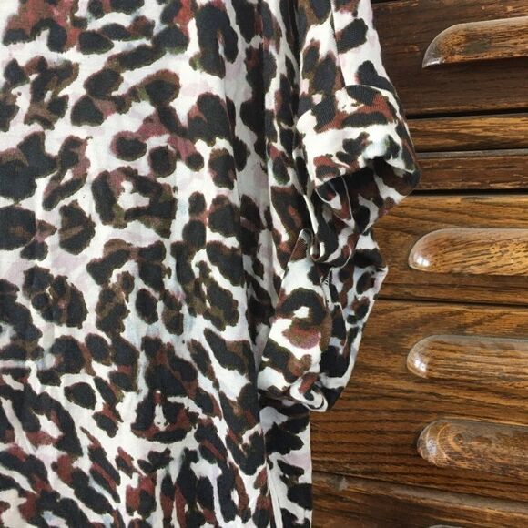 Cabi | Animal Print Crop Short Sleeve Tee 3414 | M - Picture 6 of 8